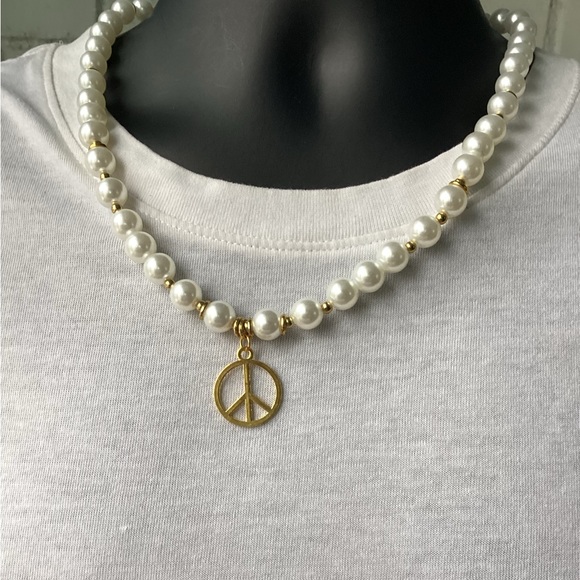 Other - Men's Pearls N Peace Sign Necklace